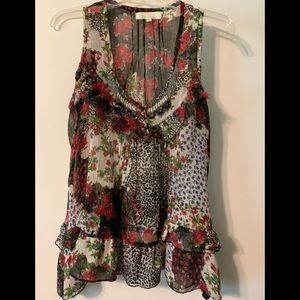 Animal print and rose flowytop with ruffled hem